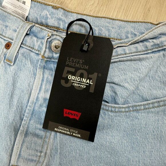 Levis 501 Original Cropped Straight Fit Jeans Womens 26x26 Medium Wash 362000180 - Picture 4 of 5